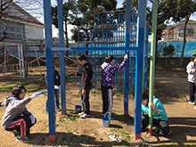 2015年1月28・29日　小田原市立下府中小学校　塀・遊具・ベンチ塗装写真５