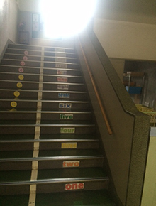 2015年7月4日　小田原市立曽我小学校　廊下・壁塗装写真３